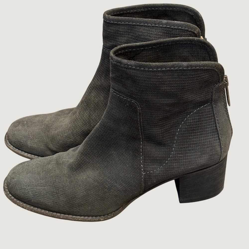 Aquatalia Taylor Gray Suede Euro Ankle Boots 8 Weatherproof Block Heel Minimal